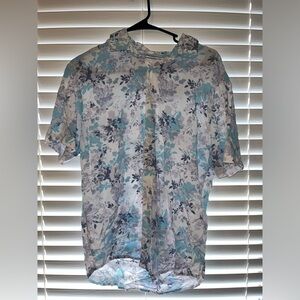 Men’s floral shirt size Medium